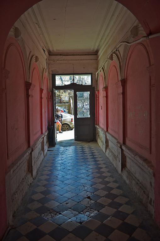 Griboedov Hostel & Suites تبليسي المظهر الخارجي الصورة
