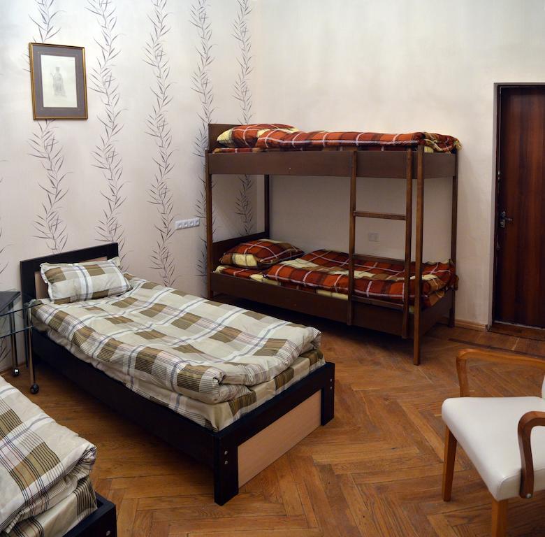 Griboedov Hostel & Suites تبليسي الغرفة الصورة