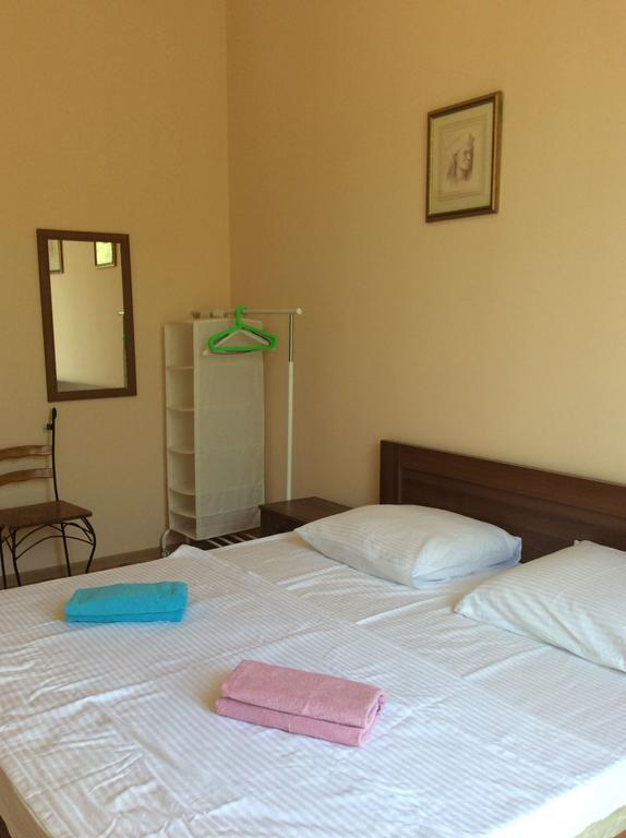 Griboedov Hostel & Suites تبليسي المظهر الخارجي الصورة