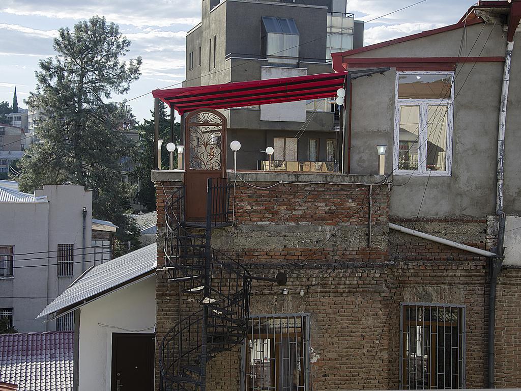 Griboedov Hostel & Suites تبليسي المظهر الخارجي الصورة