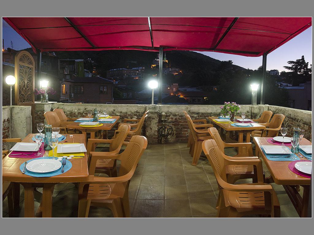 Griboedov Hostel & Suites تبليسي المظهر الخارجي الصورة