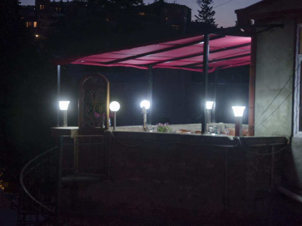 Griboedov Hostel & Suites تبليسي المظهر الخارجي الصورة