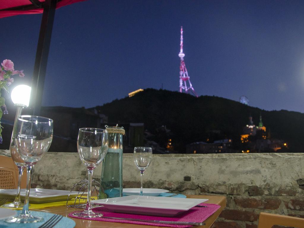 Griboedov Hostel & Suites تبليسي المظهر الخارجي الصورة