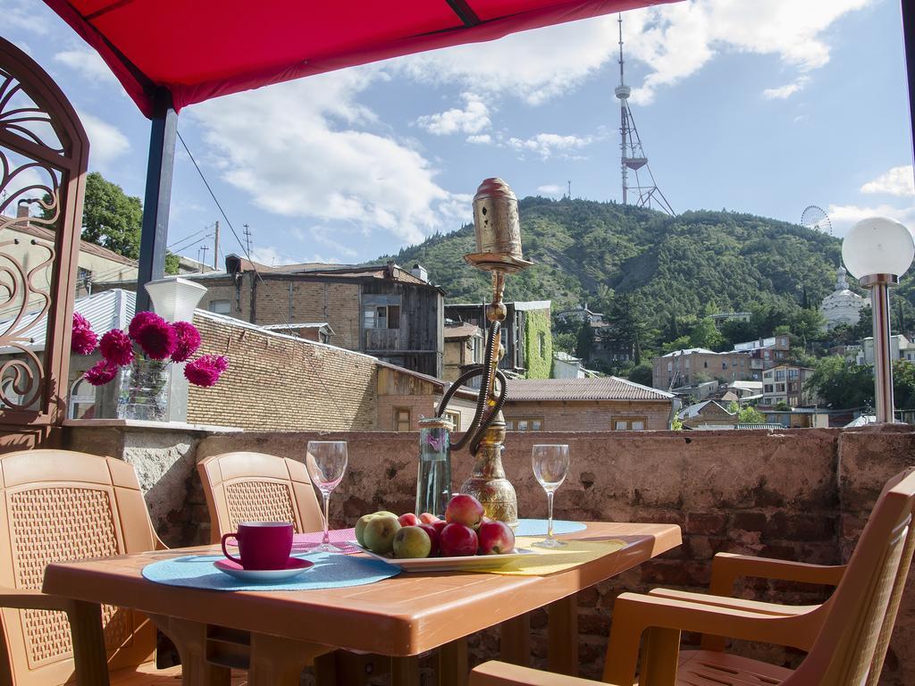 Griboedov Hostel & Suites تبليسي المظهر الخارجي الصورة