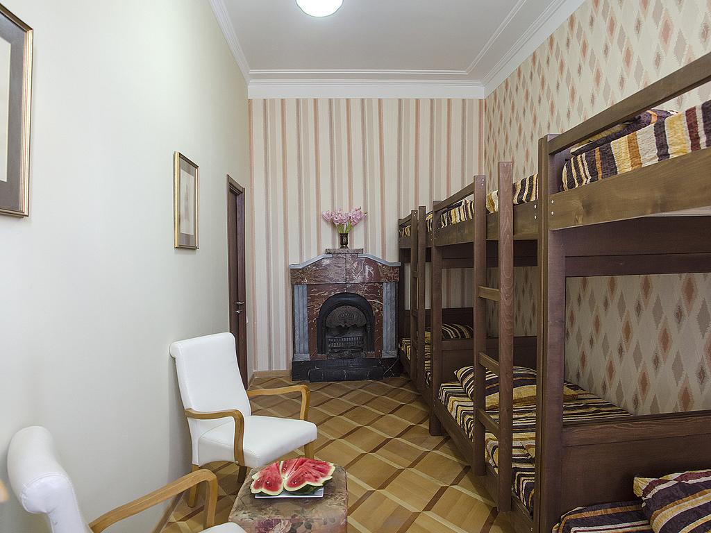 Griboedov Hostel & Suites تبليسي المظهر الخارجي الصورة