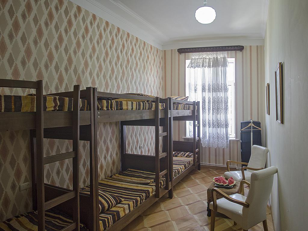 Griboedov Hostel & Suites تبليسي المظهر الخارجي الصورة
