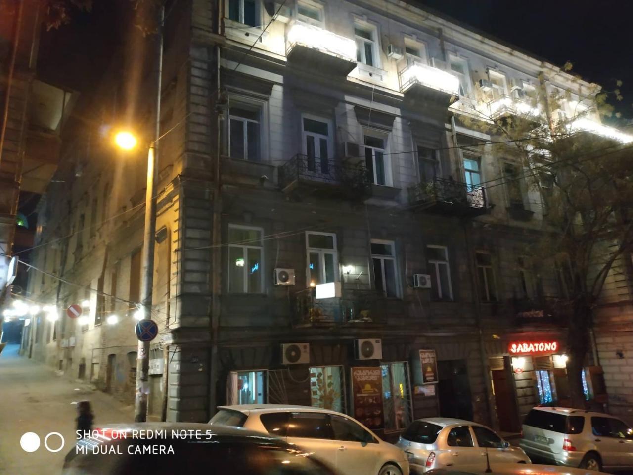Griboedov Hostel & Suites تبليسي المظهر الخارجي الصورة