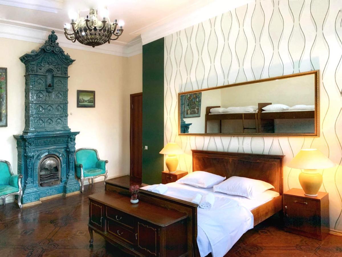 Griboedov Hostel & Suites تبليسي المظهر الخارجي الصورة