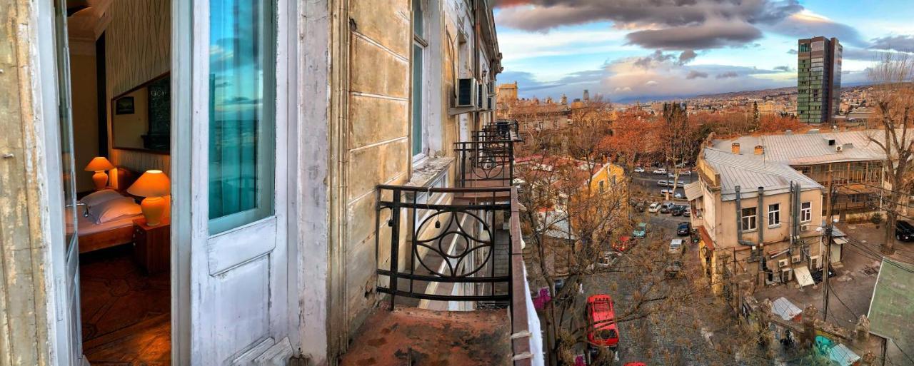 Griboedov Hostel & Suites تبليسي المظهر الخارجي الصورة
