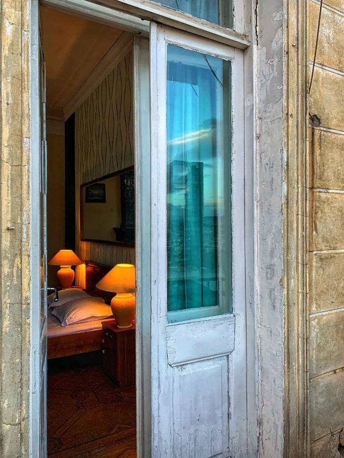 Griboedov Hostel & Suites تبليسي المظهر الخارجي الصورة